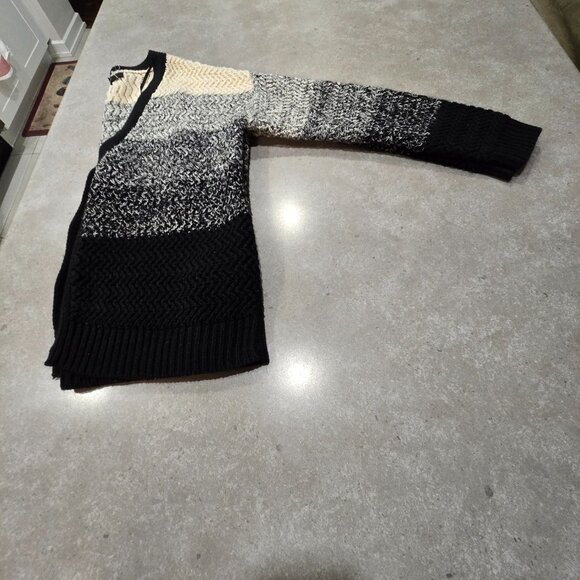 FOREVER 21 Women's Black Grey Cream Button-Down V-Neck Cardigan - Medium - Picture 13 of 15